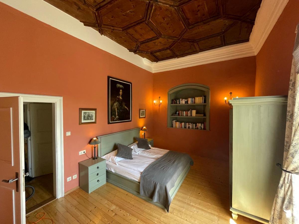 Schloss Gaestehaus Hotel Moosburg