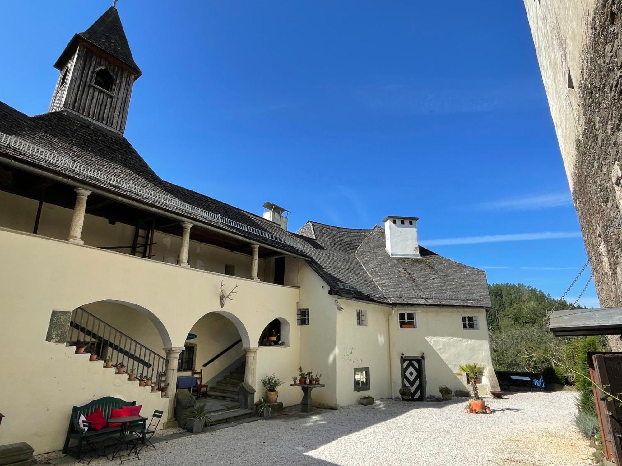 Hotel Schloss Gaestehaus 4*