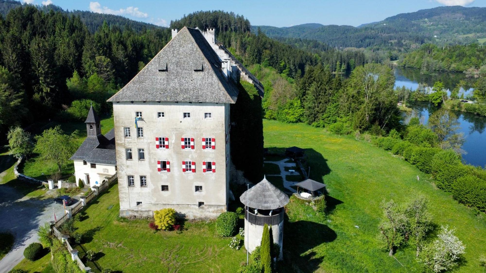 Hotel Schloss Gaestehaus 4*